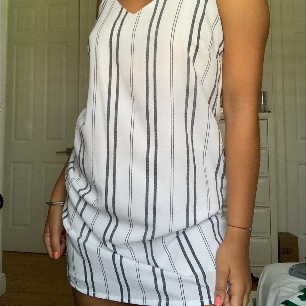 Striped flowy dress perf for vacation or daytime